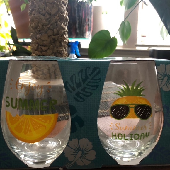 Set of 4 wine glasses - Picture 3 of 8